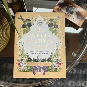 Antique Anatomy Tarot Deck - Gold and Cream